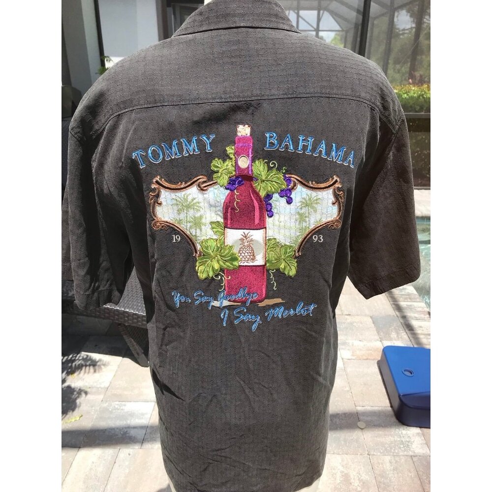 Tommy Bahama Mens shirt from Black Stallion winery size M